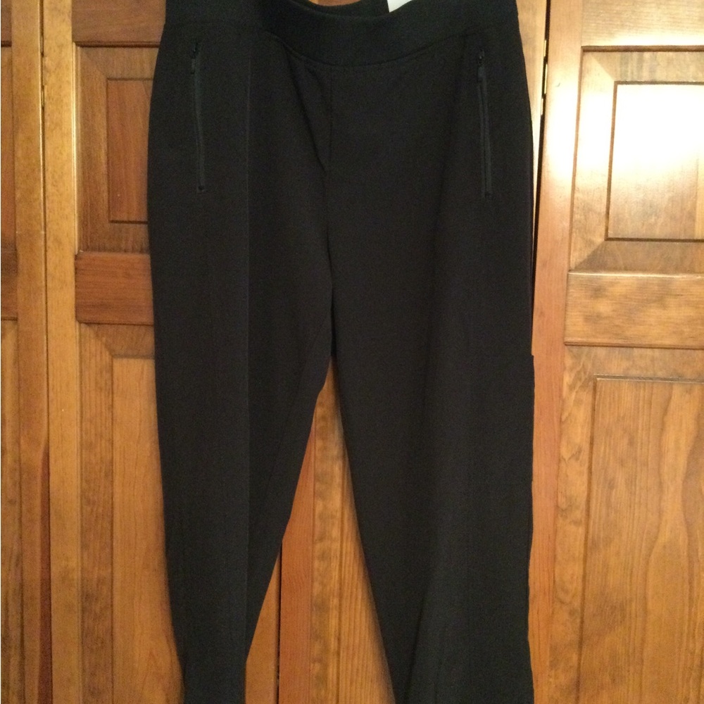NWT Chicos Zenergy Pull-On Crop Zeema Pant, size L